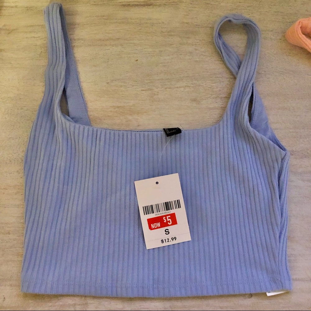 Crop Tops - Picture 3 of 6
